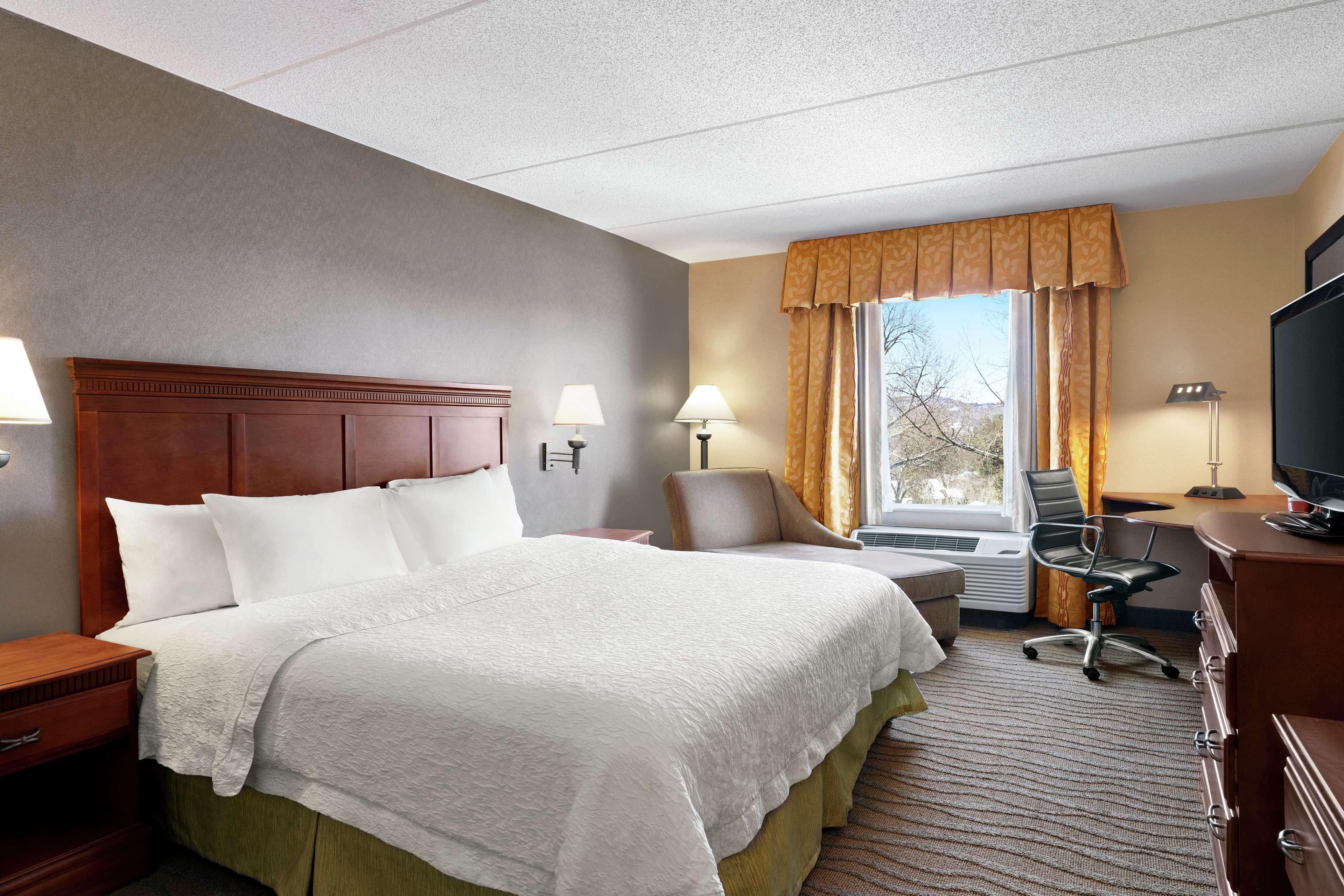 Hampton Inn & Suites Poughkeepsie Spackenkill Zewnętrze zdjęcie
