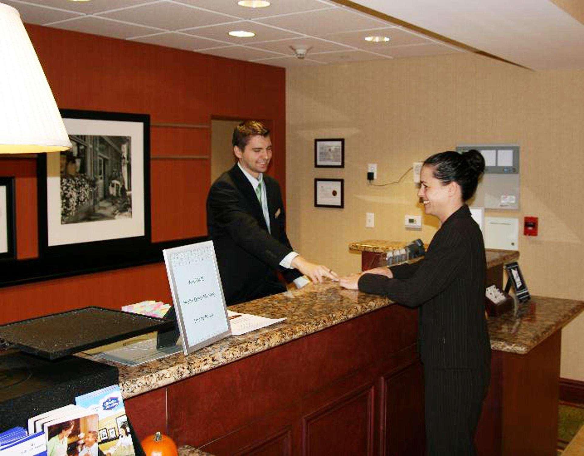 Hampton Inn & Suites Poughkeepsie Spackenkill Zewnętrze zdjęcie