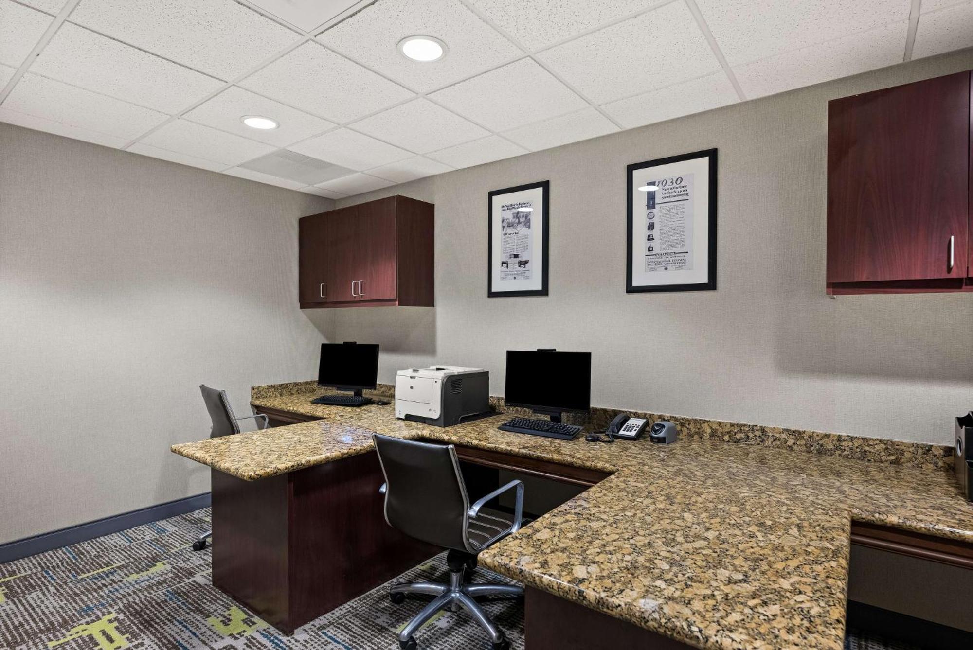 Hampton Inn & Suites Poughkeepsie Spackenkill Zewnętrze zdjęcie