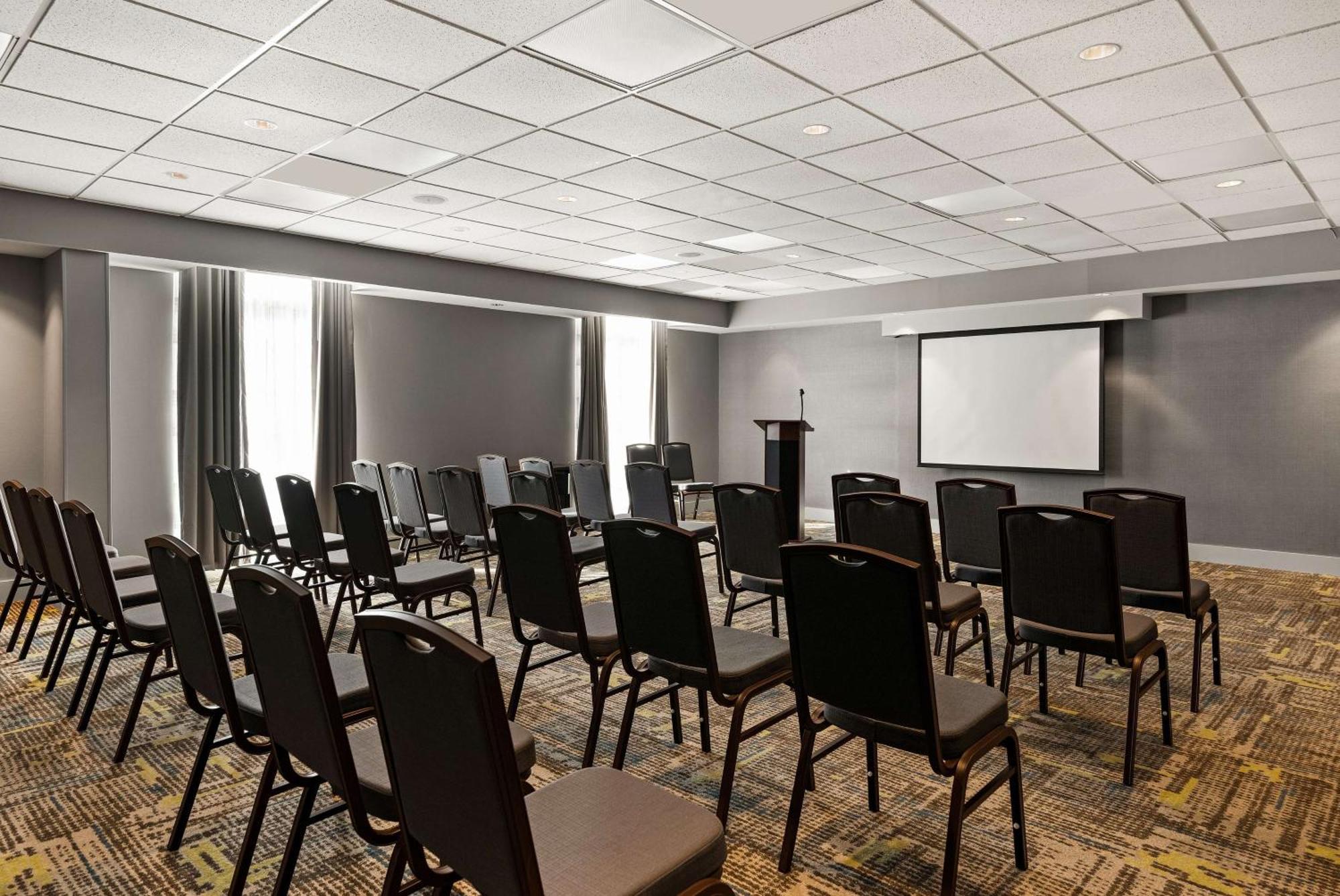 Hampton Inn & Suites Poughkeepsie Spackenkill Zewnętrze zdjęcie