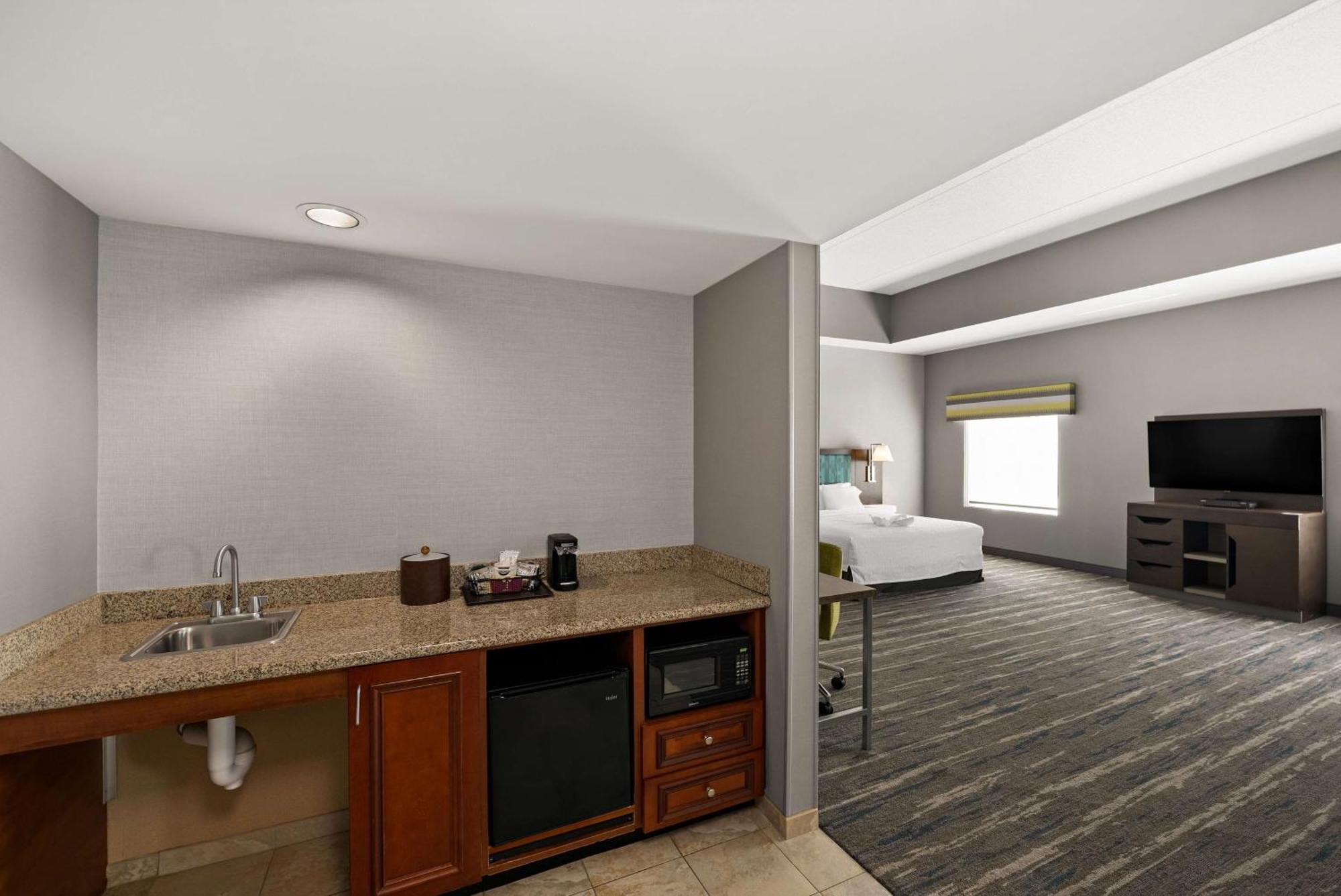 Hampton Inn & Suites Poughkeepsie Spackenkill Zewnętrze zdjęcie