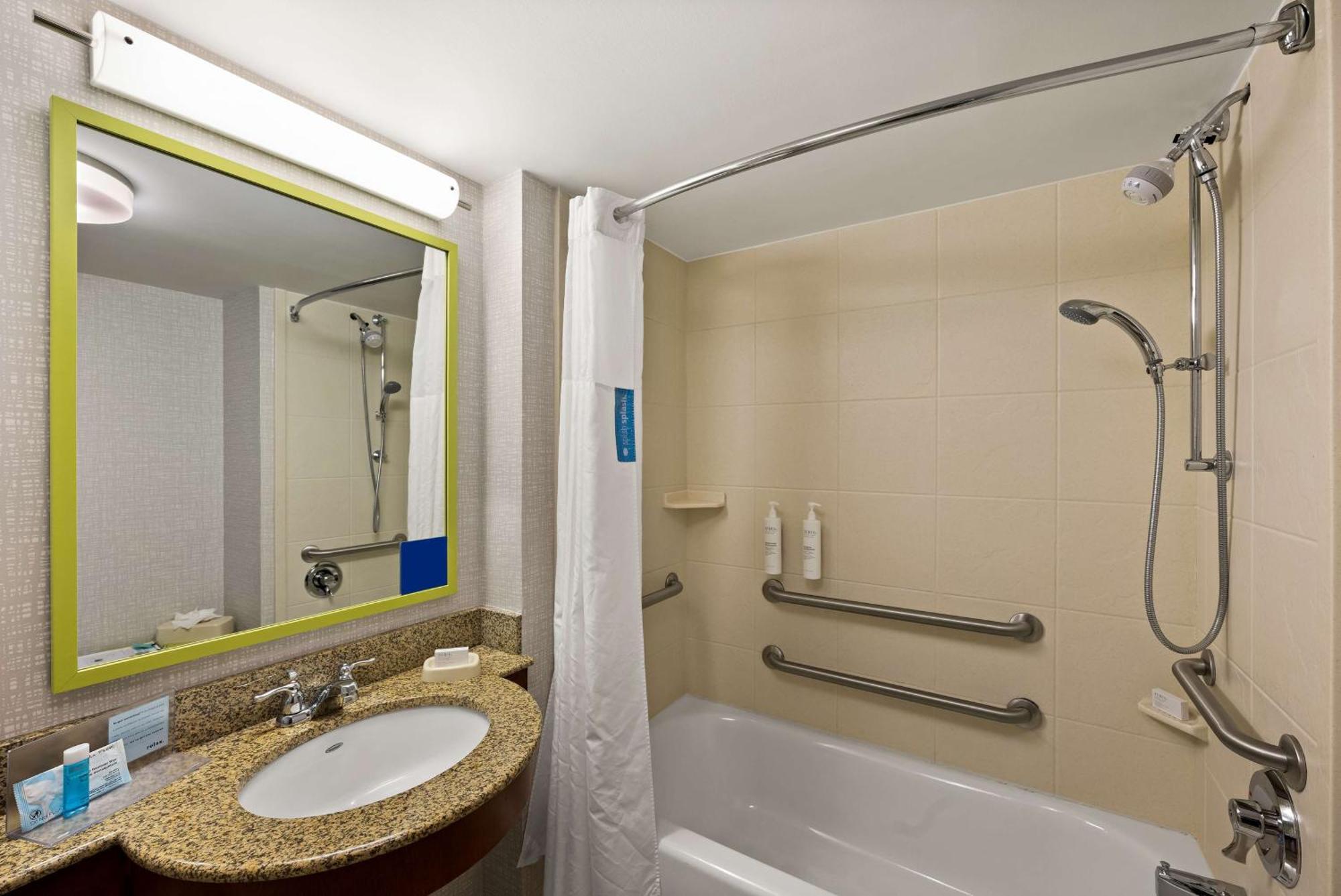 Hampton Inn & Suites Poughkeepsie Spackenkill Zewnętrze zdjęcie
