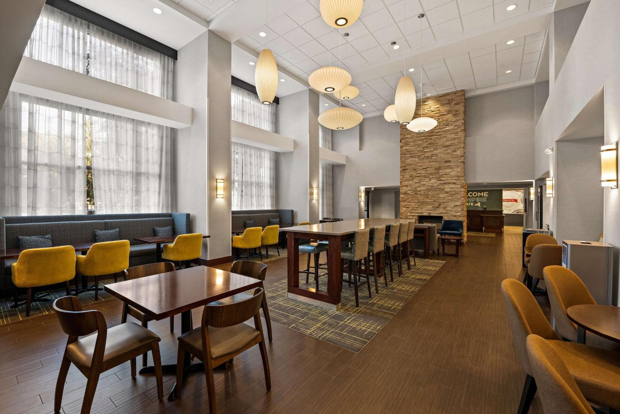 Hampton Inn & Suites Poughkeepsie Spackenkill Zewnętrze zdjęcie