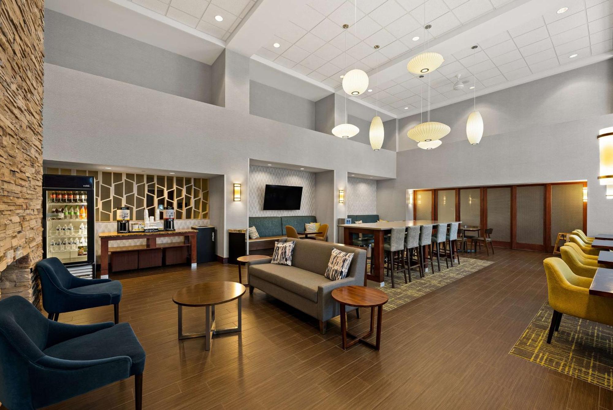 Hampton Inn & Suites Poughkeepsie Spackenkill Zewnętrze zdjęcie