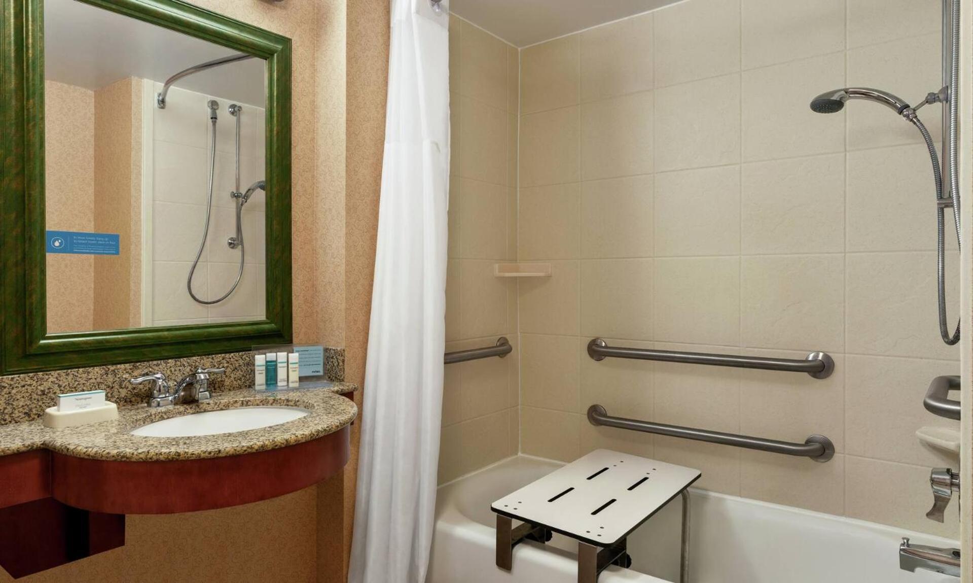 Hampton Inn & Suites Poughkeepsie Spackenkill Zewnętrze zdjęcie