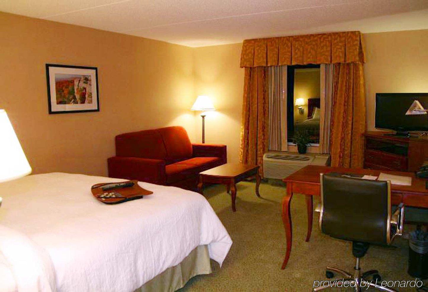 Hampton Inn & Suites Poughkeepsie Spackenkill Pokój zdjęcie